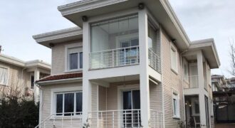 فرصة لا تعوض: فيلا بـــ5غرف وبإطلالة بحرية كاملة