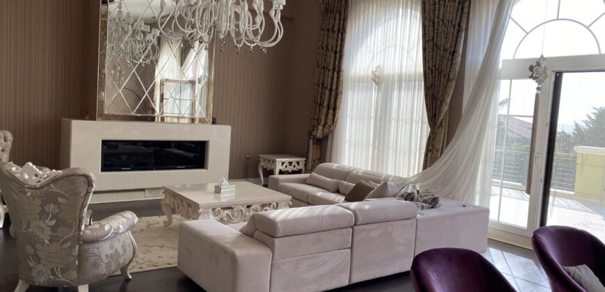 في مجمع بيليكان هيل فيلا مفروشة للبيع   بتصميم رائع واثاث فاخر