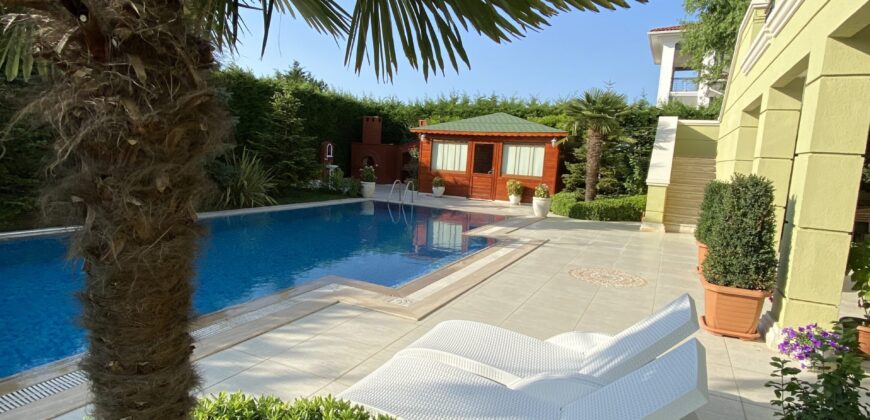 في مجمع بيليكان هيل فيلا مفروشة للبيع   بتصميم رائع واثاث فاخر